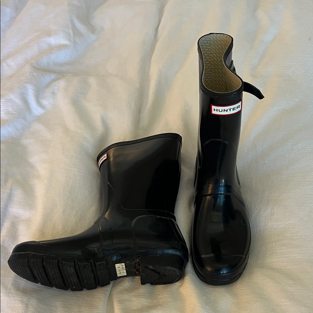 Hunter Women's Glossy Black Rain Boots